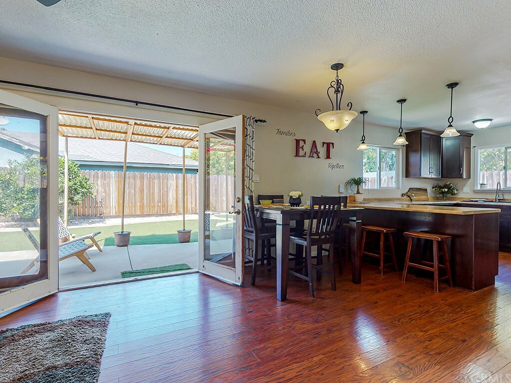 Property Photo:  1751 Oceanaire Court  CA 93405 