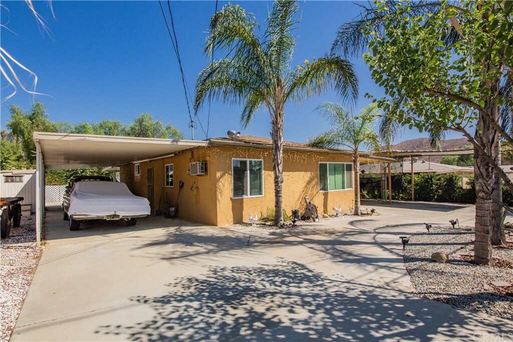 Property Photo:  25906 Homeland Avenue  CA 92548 