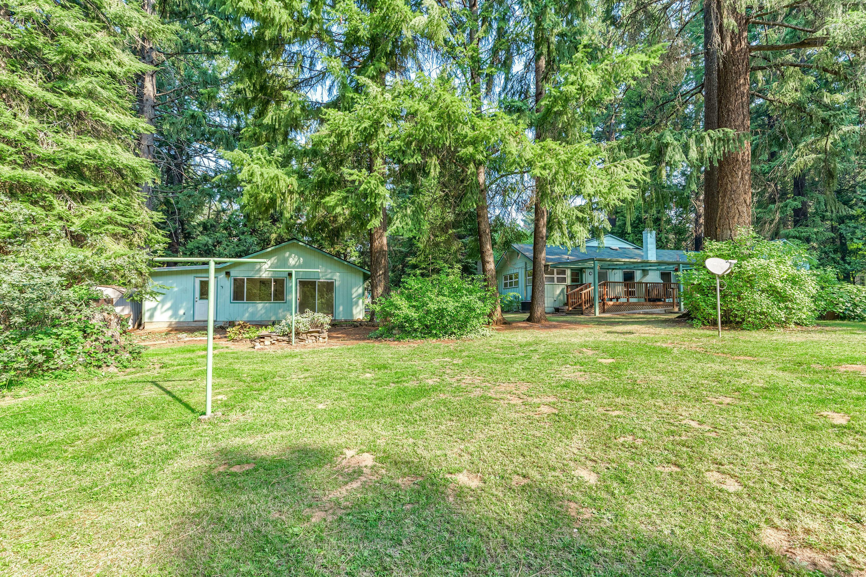 Property Photo:  1651 Mill Creek Drive  OR 97536 