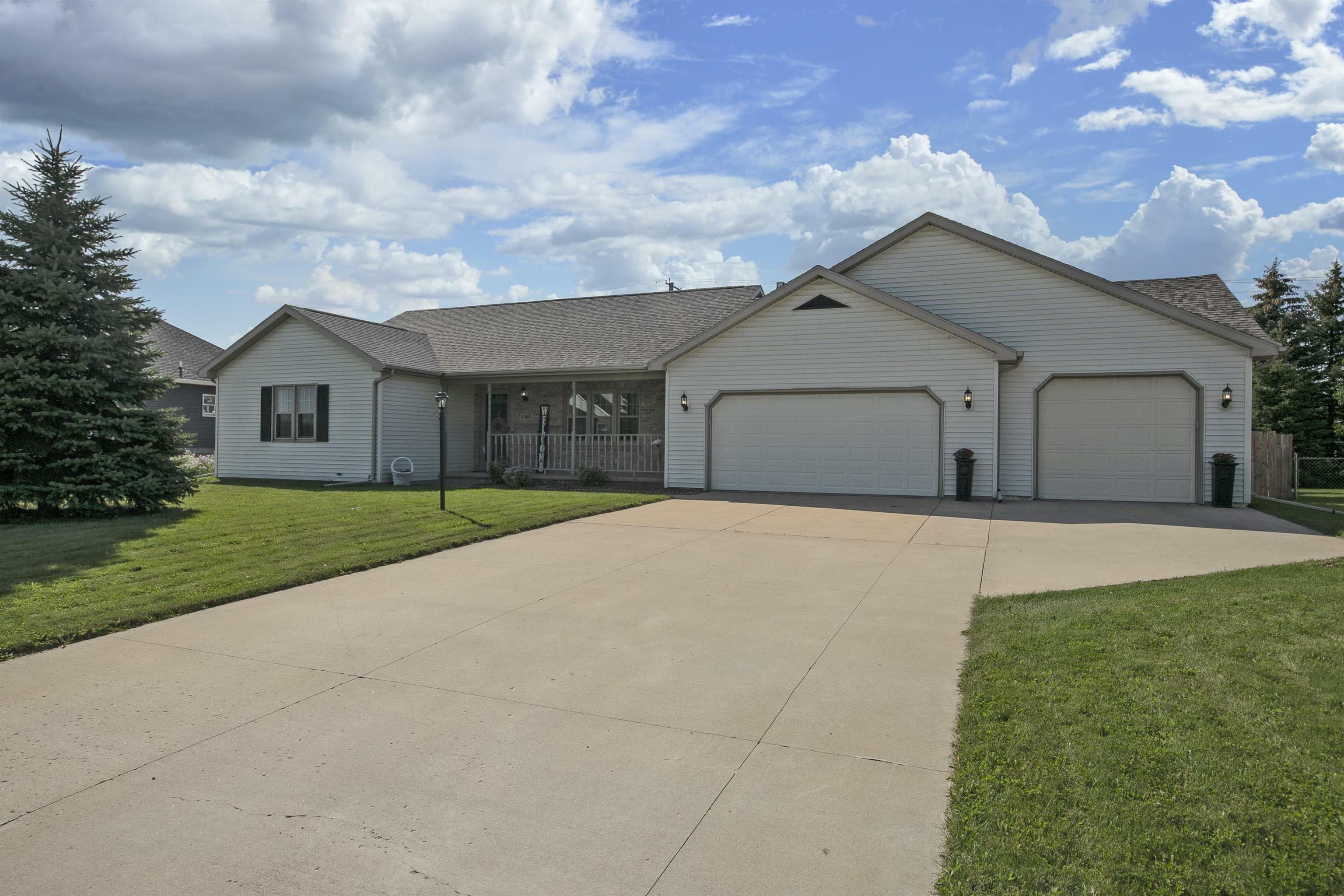 Property Photo:  N9405 Rosella Drive  WI 54915 