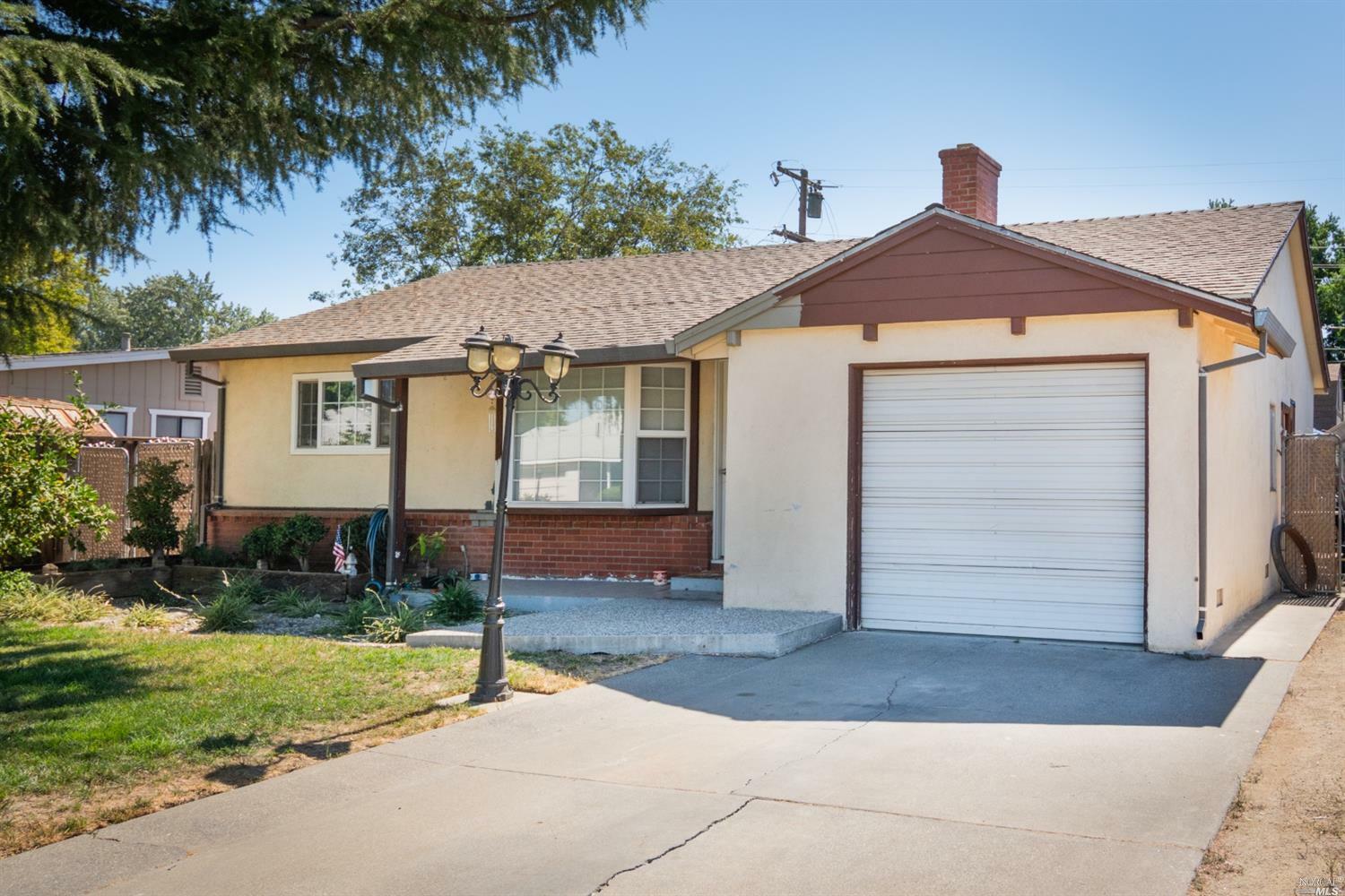 601 W D Street  Dixon CA 95620 photo