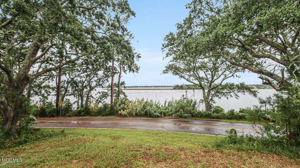 Property Photo:  3516 Bay Shore Dr  MS 39540 