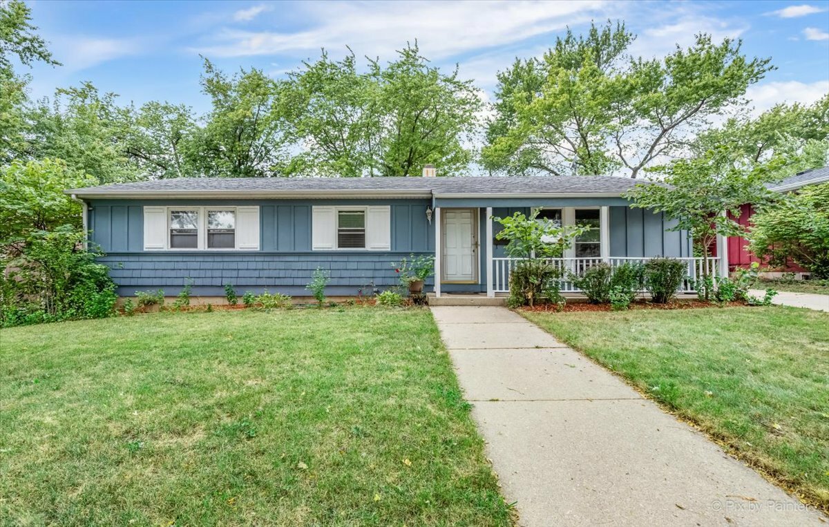 Property Photo: 104 N Aldine Street N IL 60123