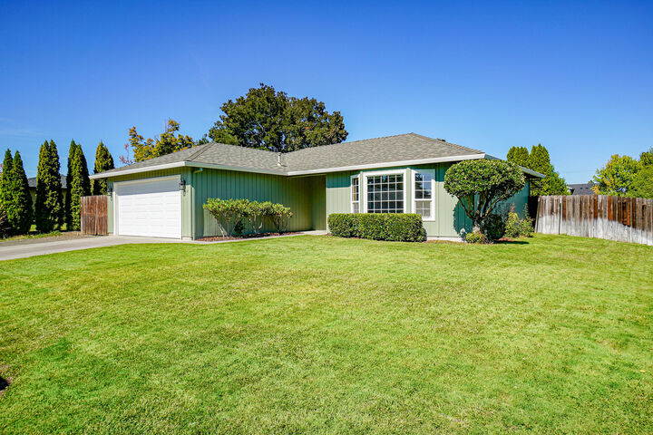 1564 Hancock Avenue  Medford OR 97501 photo