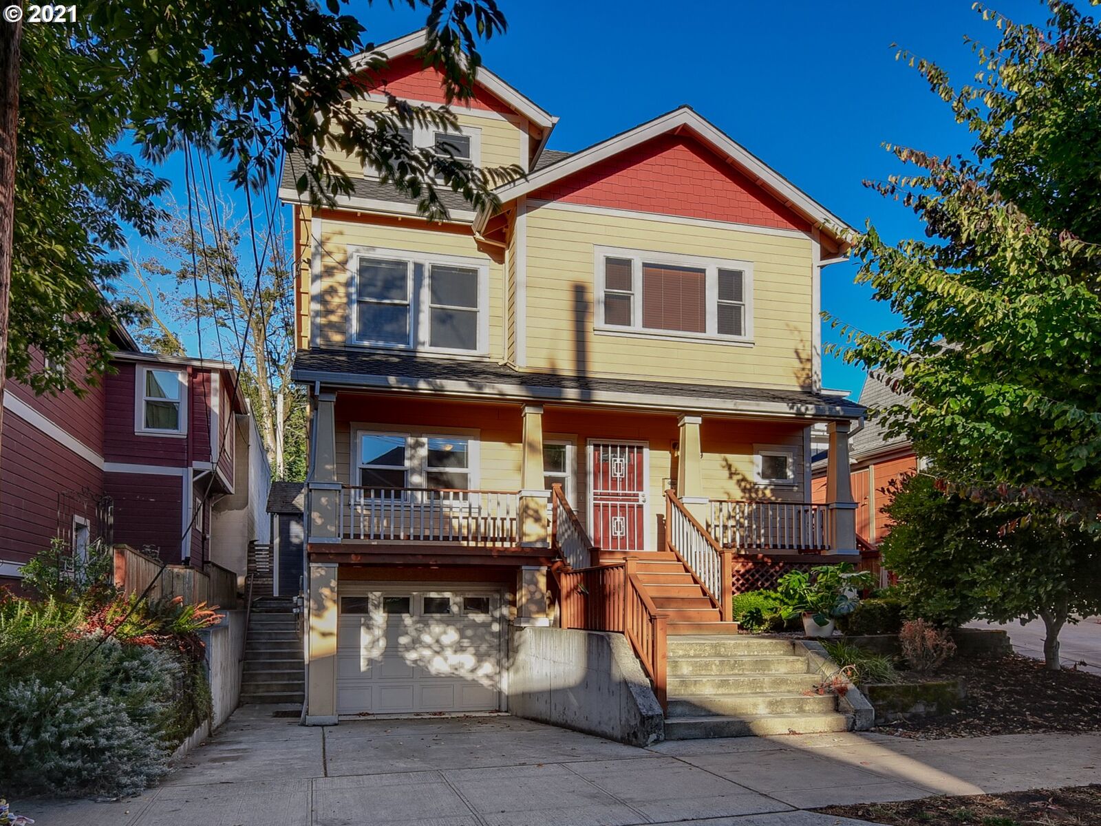 Property Photo:  19 SE 24th Ave  OR 97214 