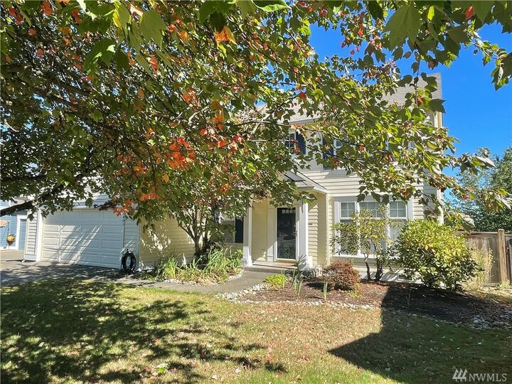 Property Photo:  16401 133rd Ave E  WA 98374 