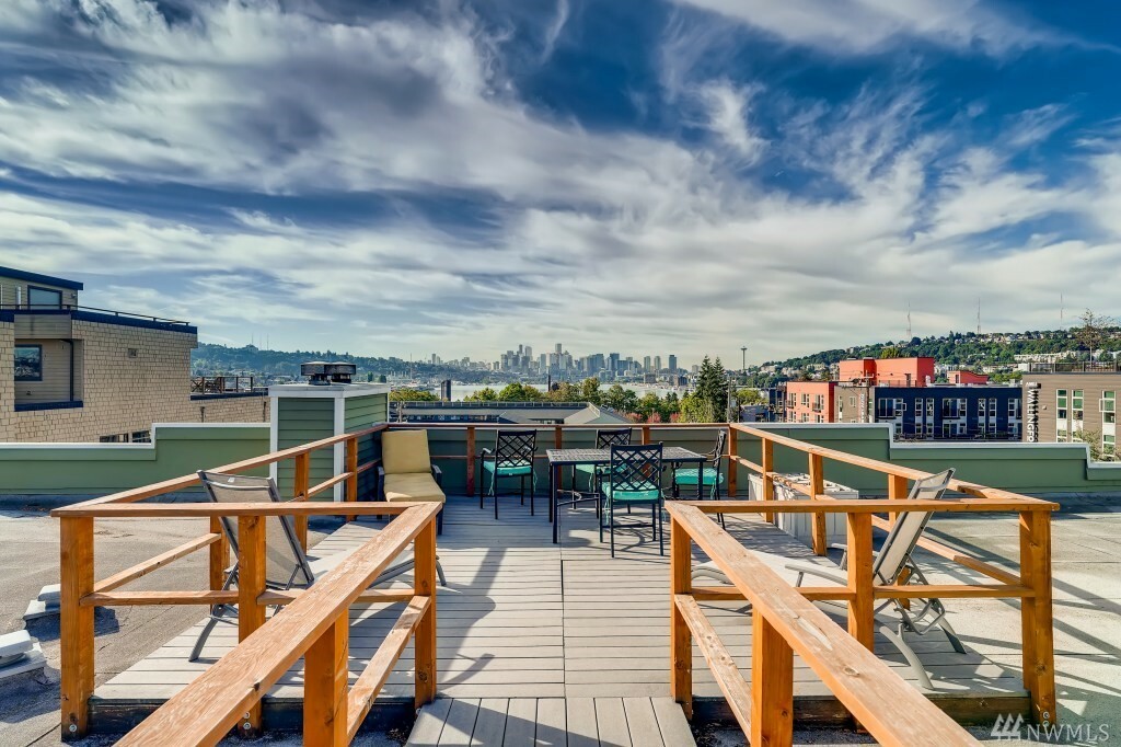 Property Photo: 3420 Burke Ave N 103A WA 98103