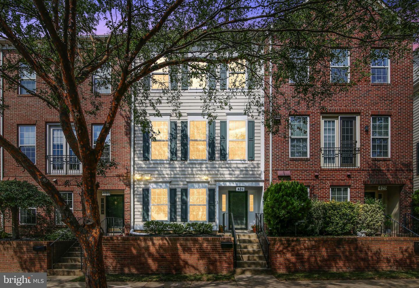 Property Photo:  429 Phelps Street  MD 20878 