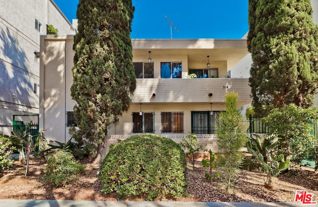 Property Photo: 314 S Clark Dr CA 90048