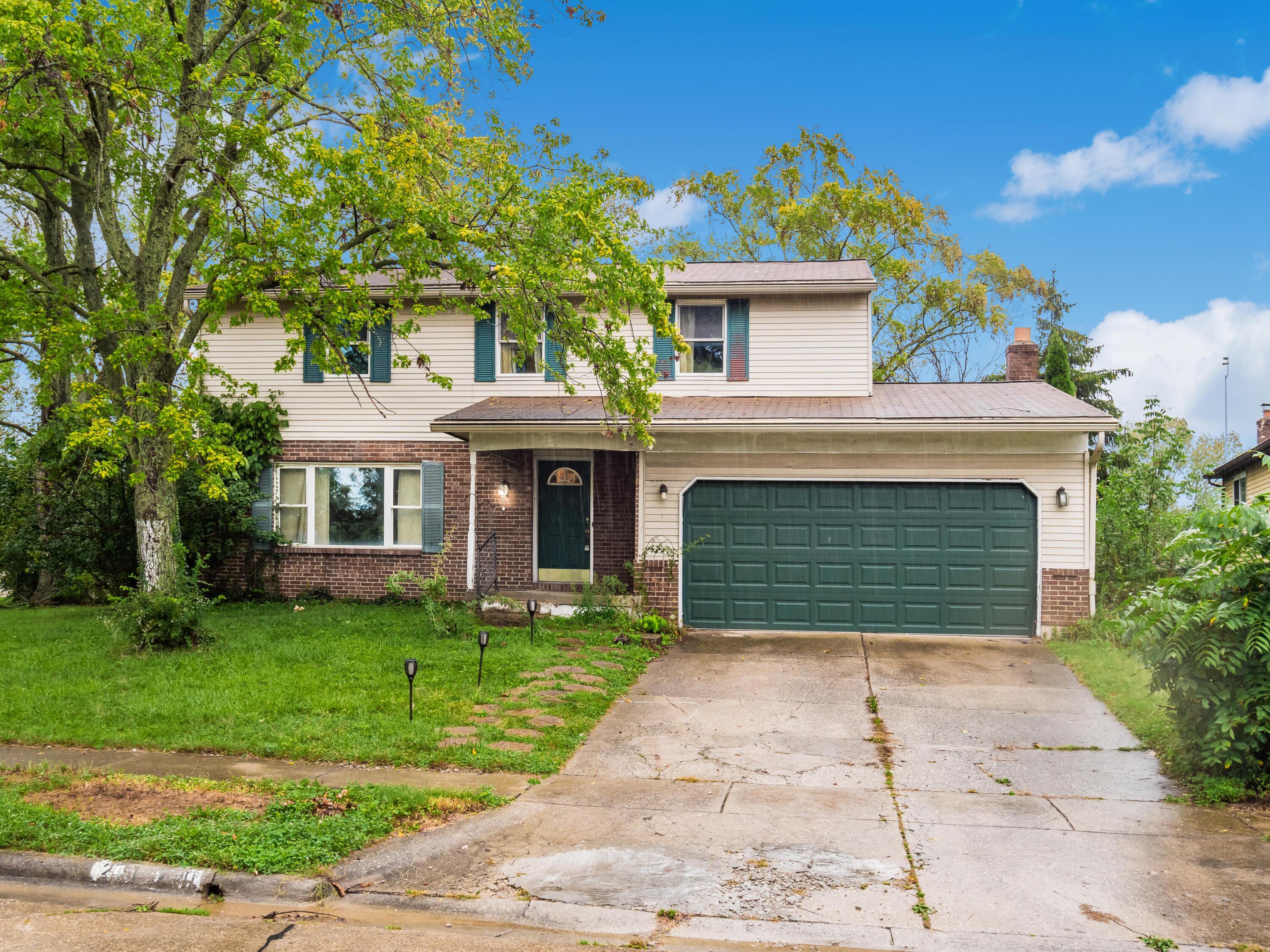 Property Photo: 2120 Rosalie Circle OH 43235