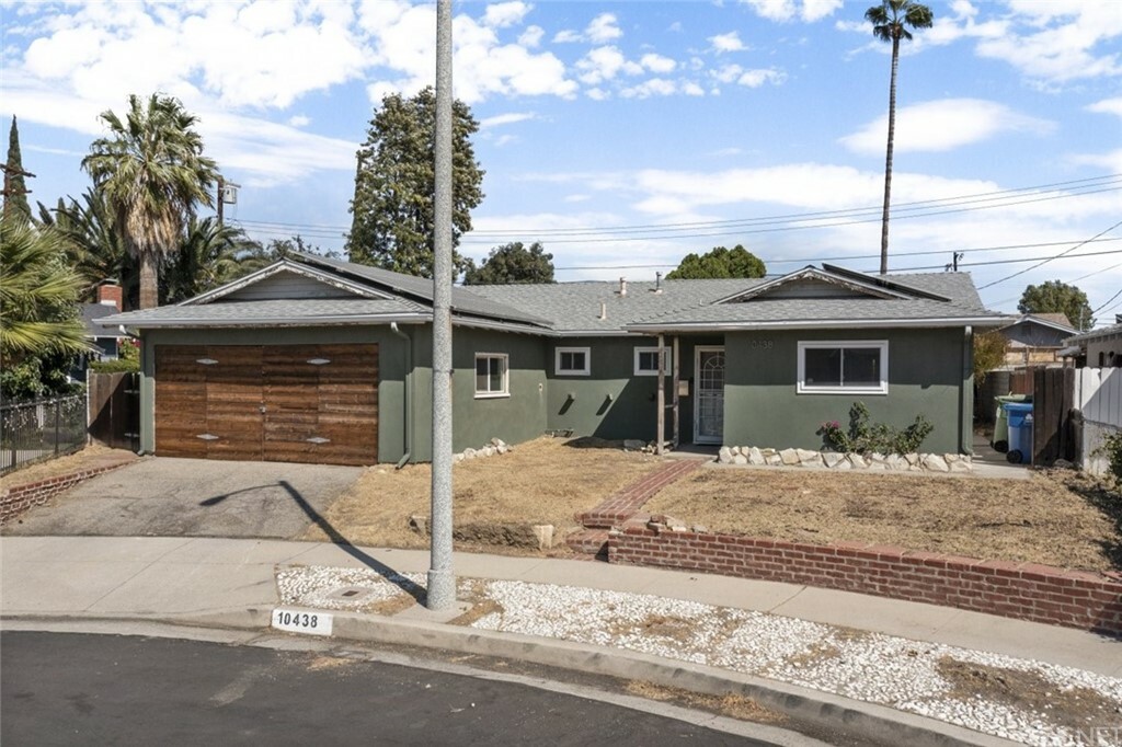 Property Photo:  10438 Remmet Avenue  CA 91311 