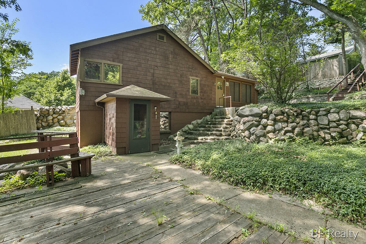 Property Photo:  733 Stonecrest Drive NE  MI 49345 