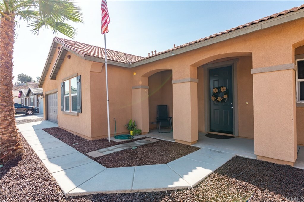 Property Photo:  31811 Quilt Way  CA 92584 