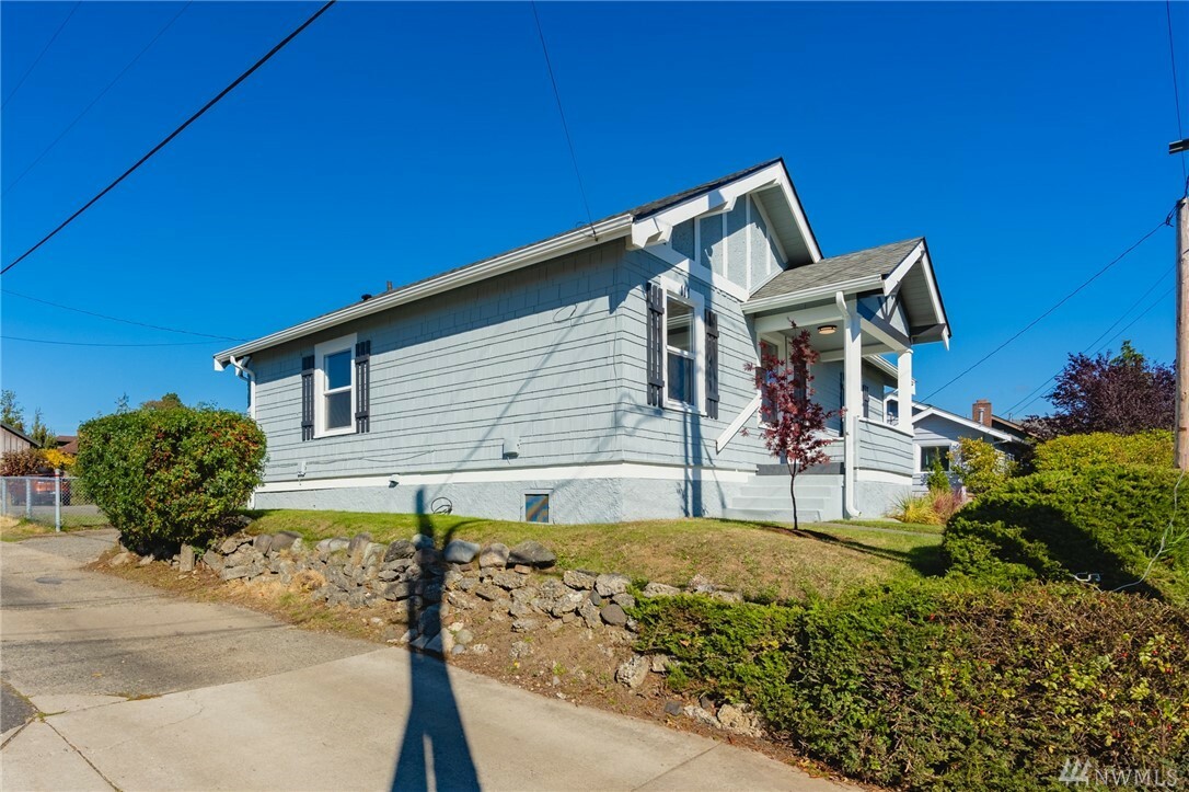 Property Photo:  111 Alabama St  WA 98225 