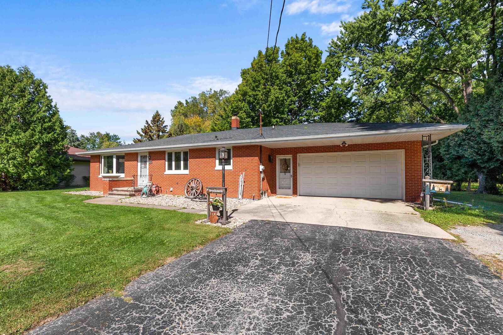 Property Photo: 5504 Long Court WI 54914