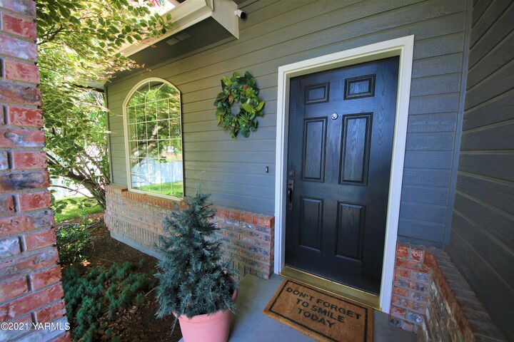 901 S 79th Ave  Yakima WA 98908 photo