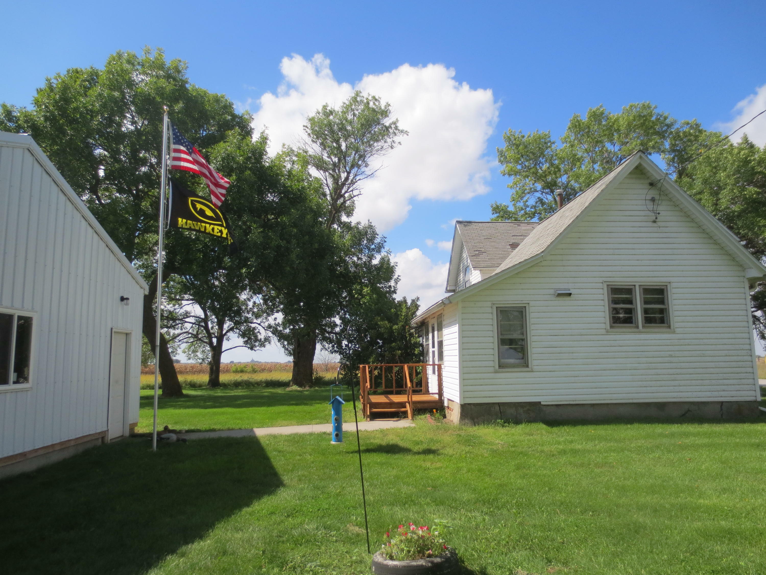 Property Photo:  53564 320th Street  IA 50124 