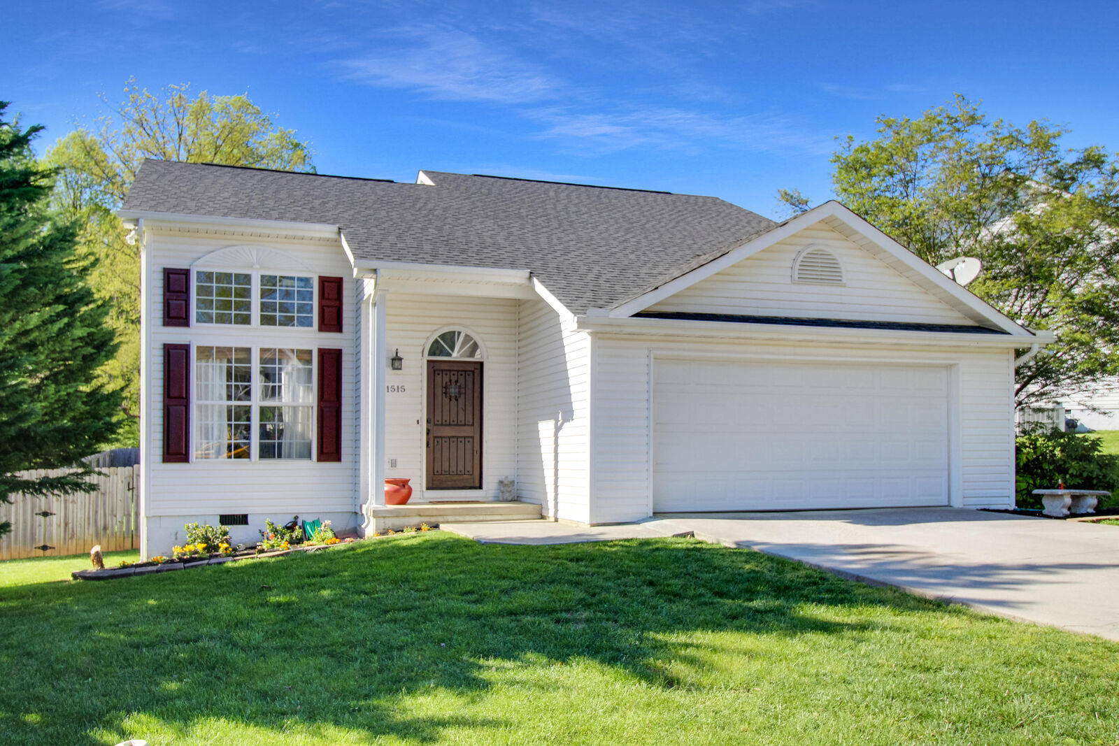 Property Photo: 1515 Banyan Lane TN 37914