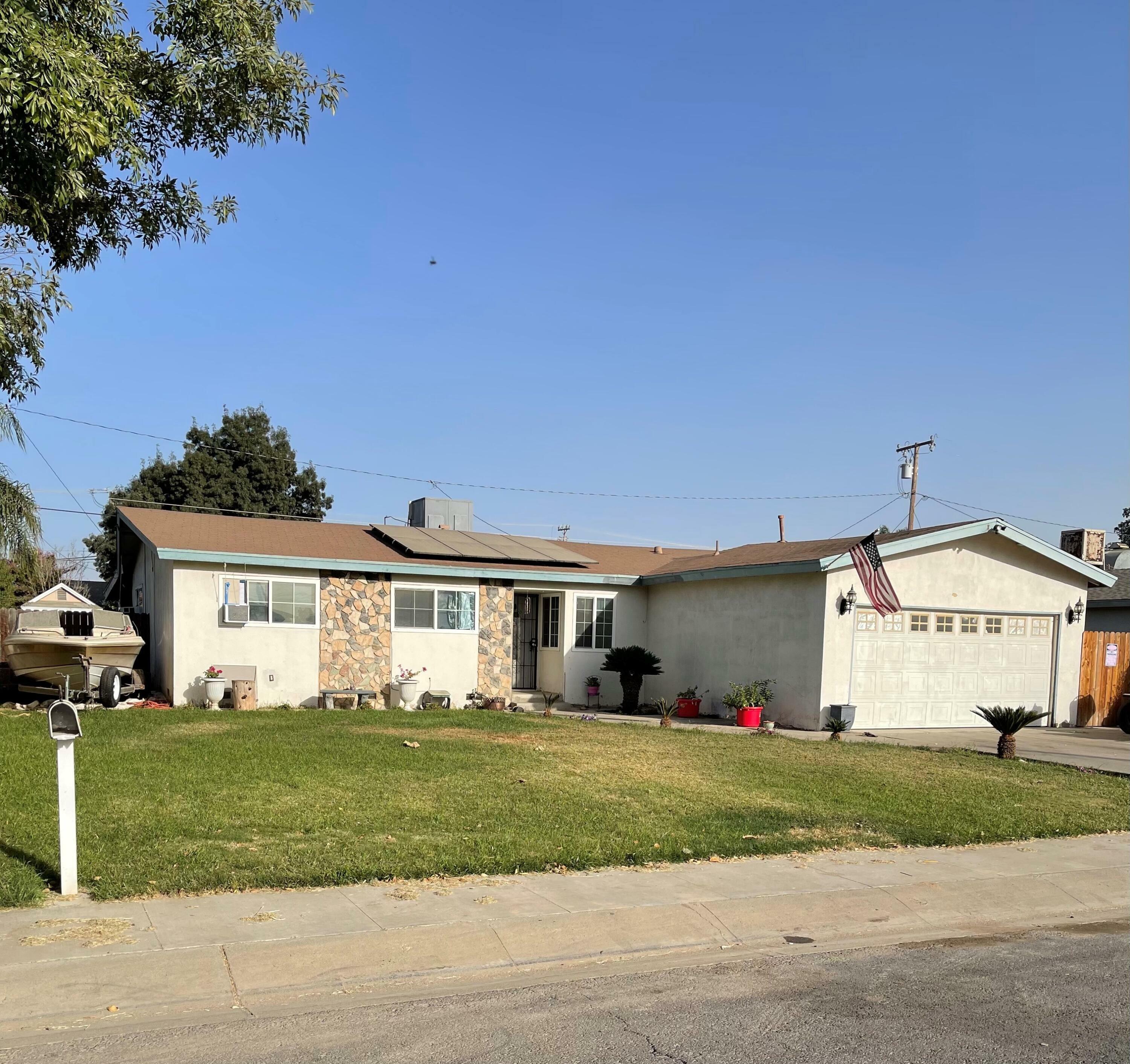 Property Photo:  656 N Lamar Street  CA 93274 