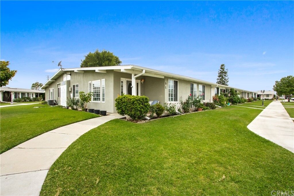 Property Photo:  13960 Thunderbird M2 - 5L  CA 90740 
