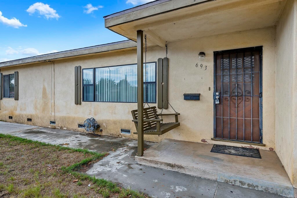 Property Photo:  693 N Rose Street  CA 92027 