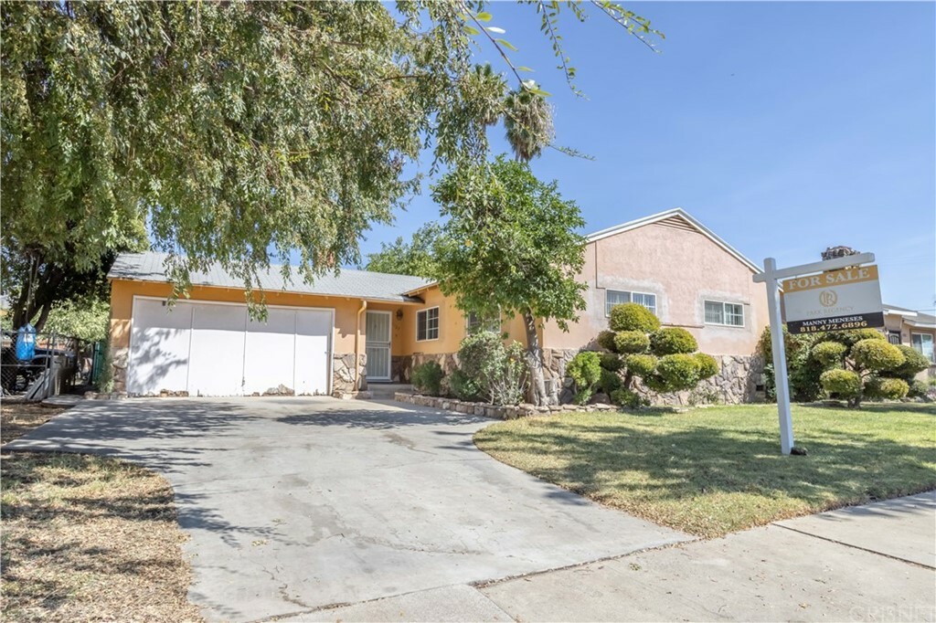 Property Photo:  1129 Knox Street  CA 91340 