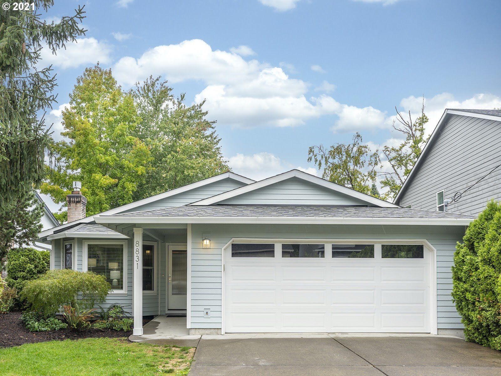 Property Photo: 8831 SW 52nd Ave OR 97219