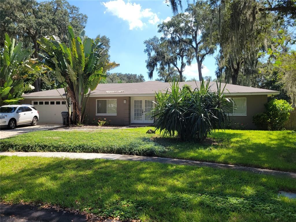Property Photo:  130 Oak Square S  FL 33813 