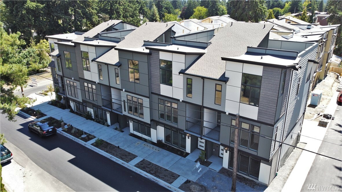 Property Photo: 5510 238th St SW F WA 98043