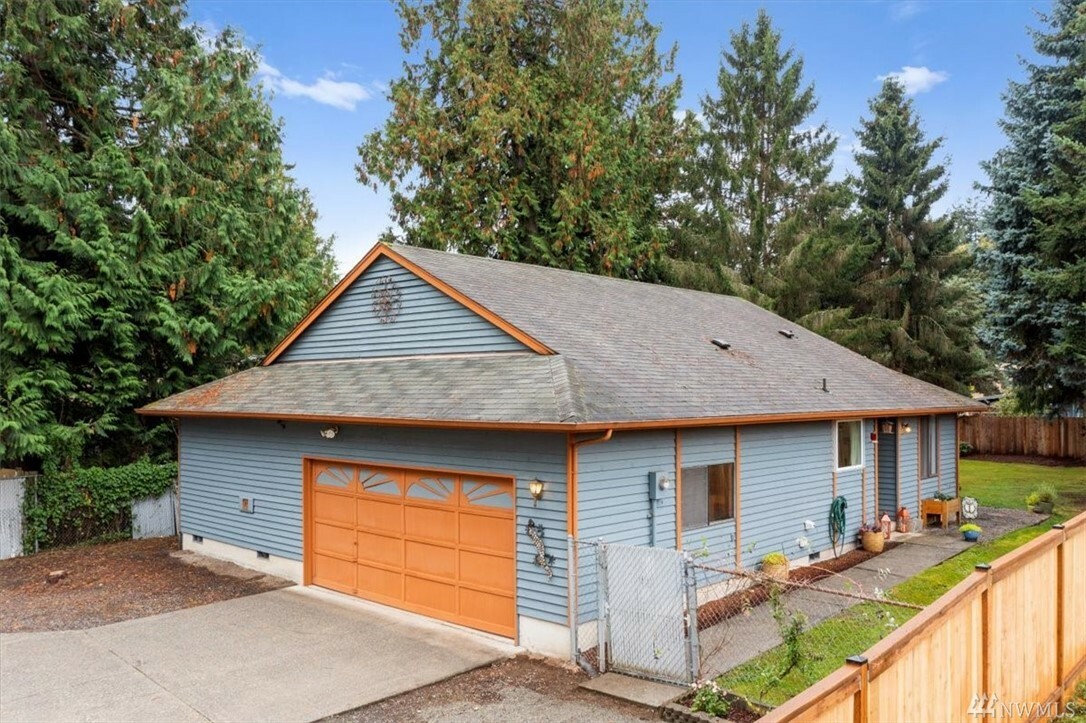 Property Photo:  10120 3rd Place SE  WA 98258 