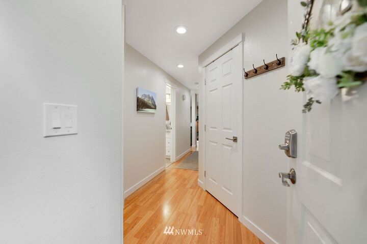 Property Photo: 12040 96th Avenue NE 113 WA 98034