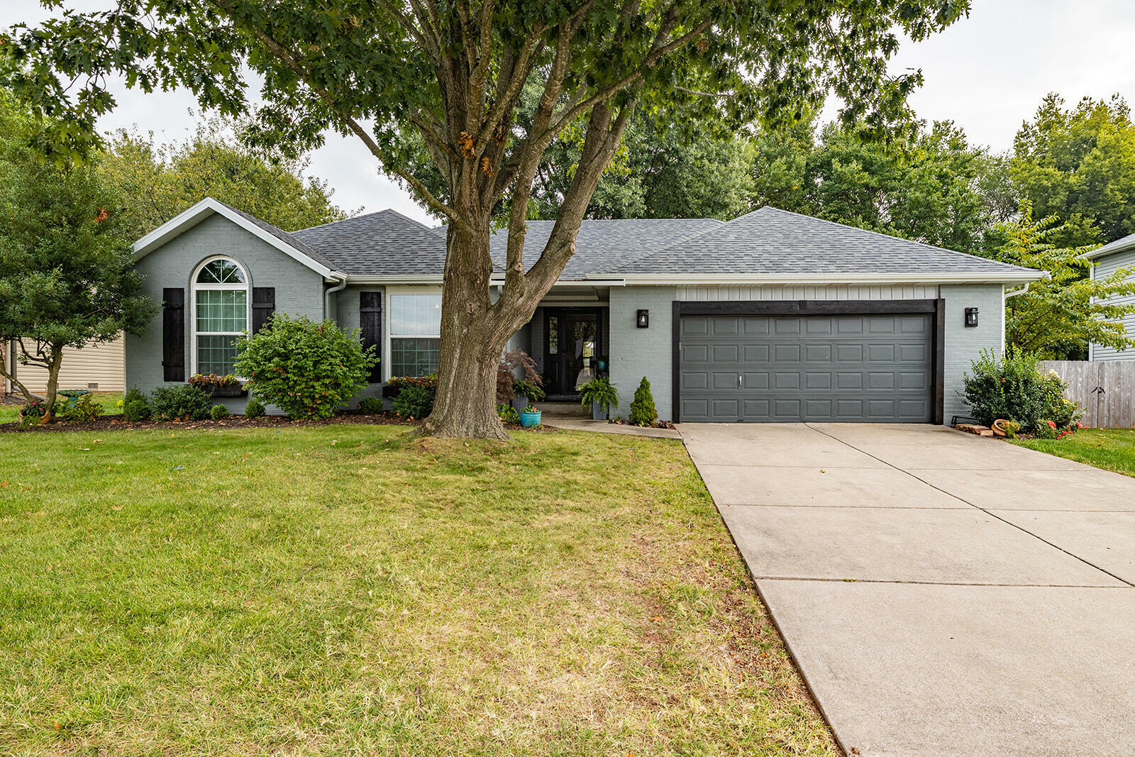 Property Photo: 5670 S Jefferson Avenue MO 65810