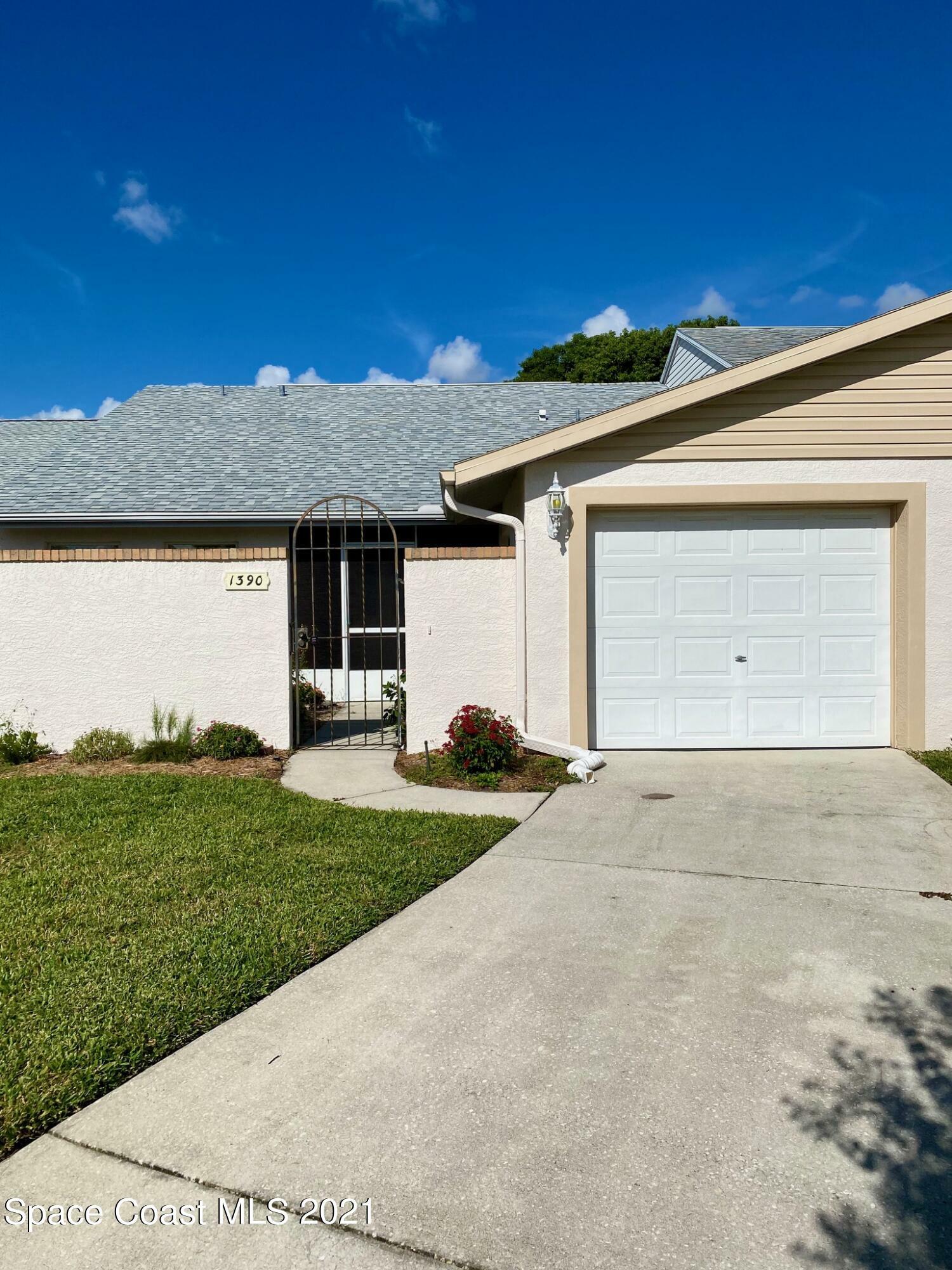 Property Photo:  1390 Las Verdes Court  FL 32780 