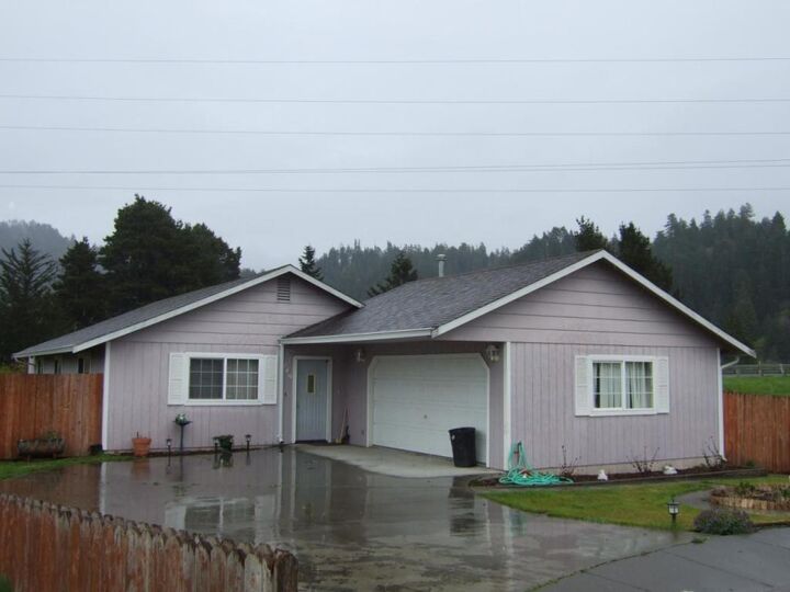 149 Meadowbridge Drive  Rio Dell CA 95562 photo