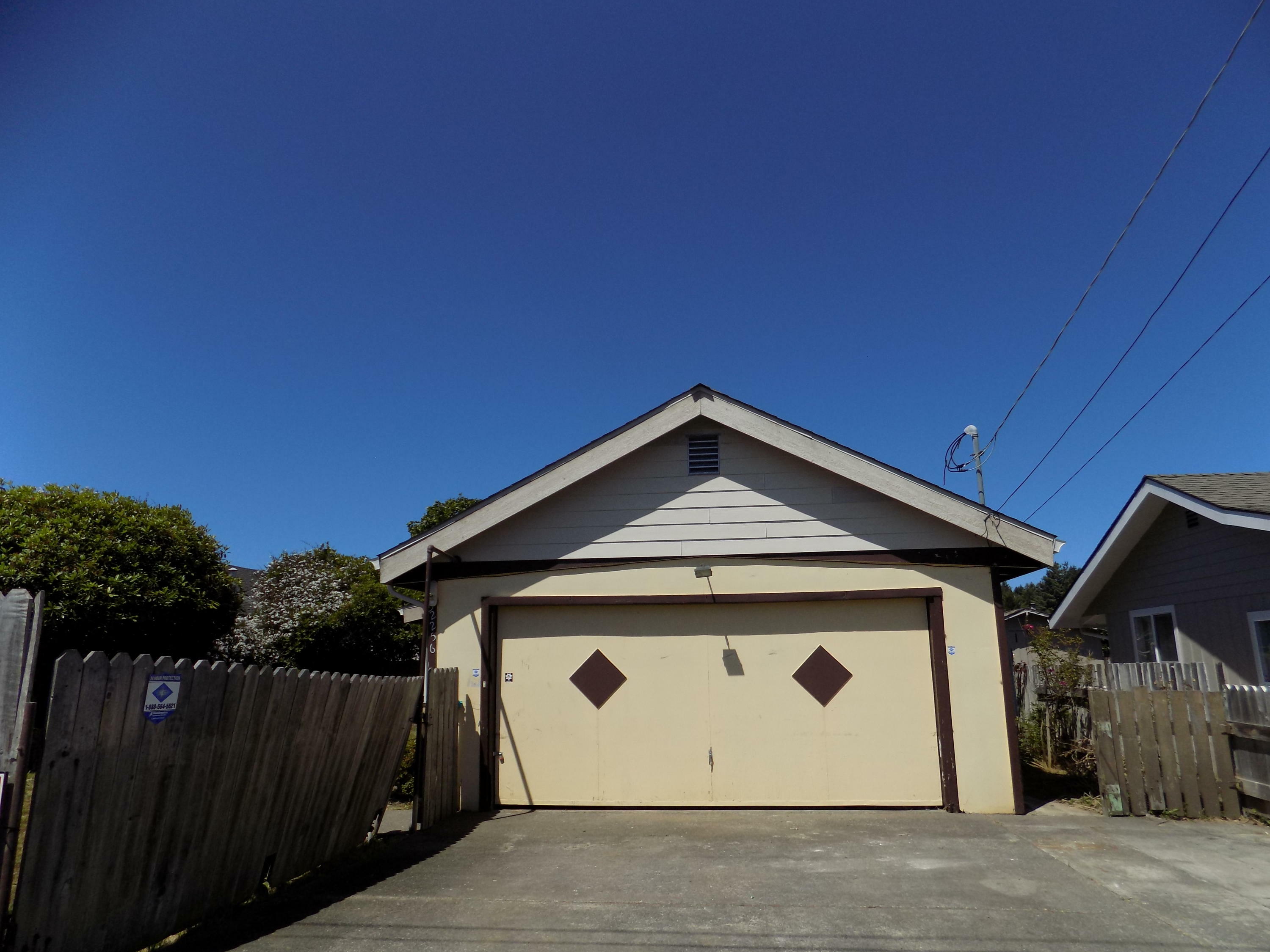 2256 Hillcrest Avenue  Myrtletown CA 95501 photo