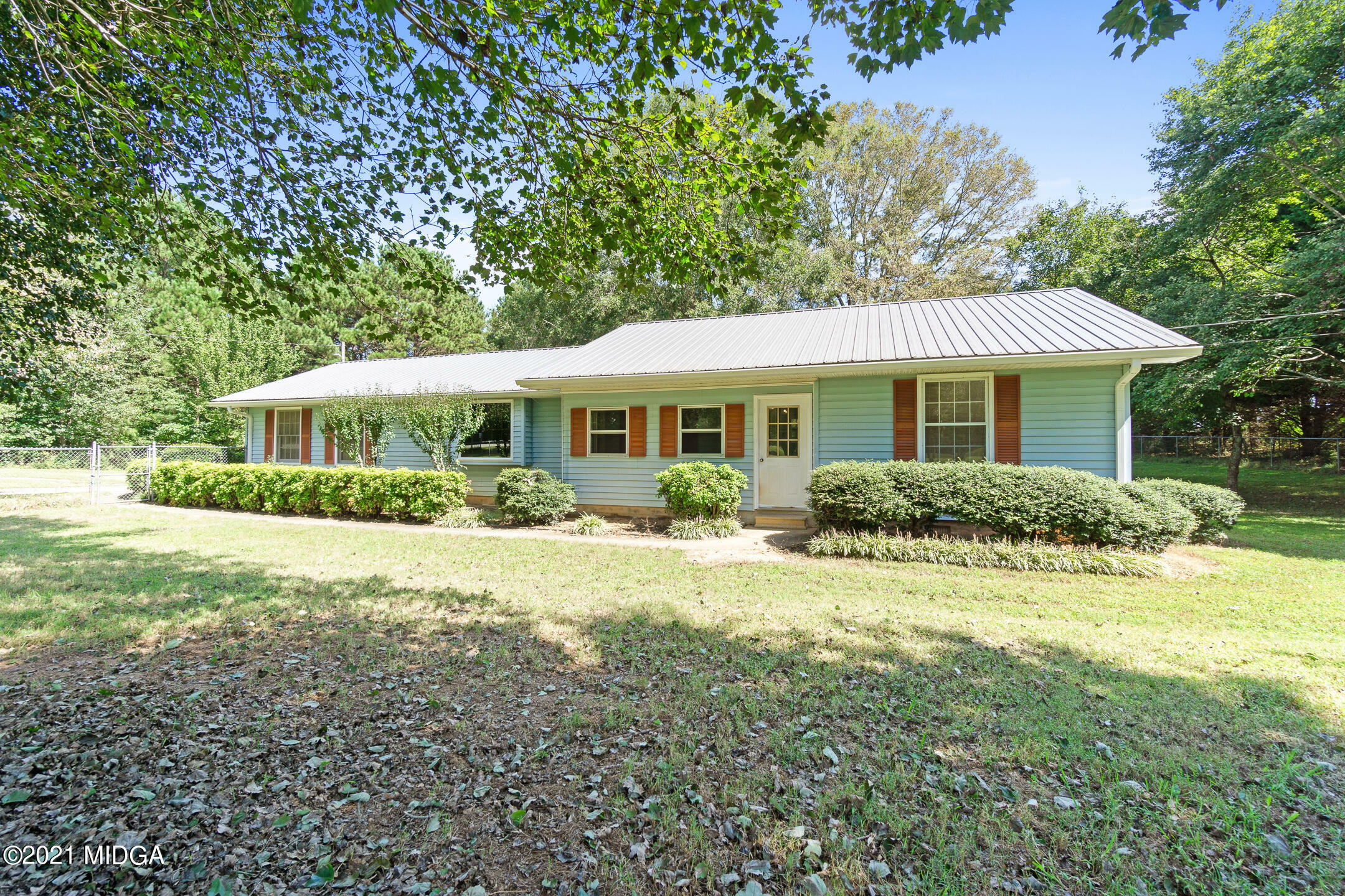 Property Photo:  318 Oak Road  GA 30234 