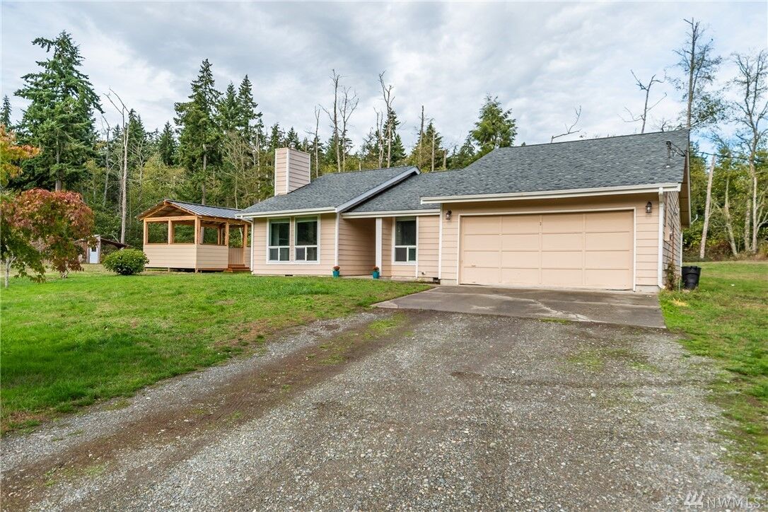 Property Photo:  1485 Eagle Ridge Rd  WA 98277 