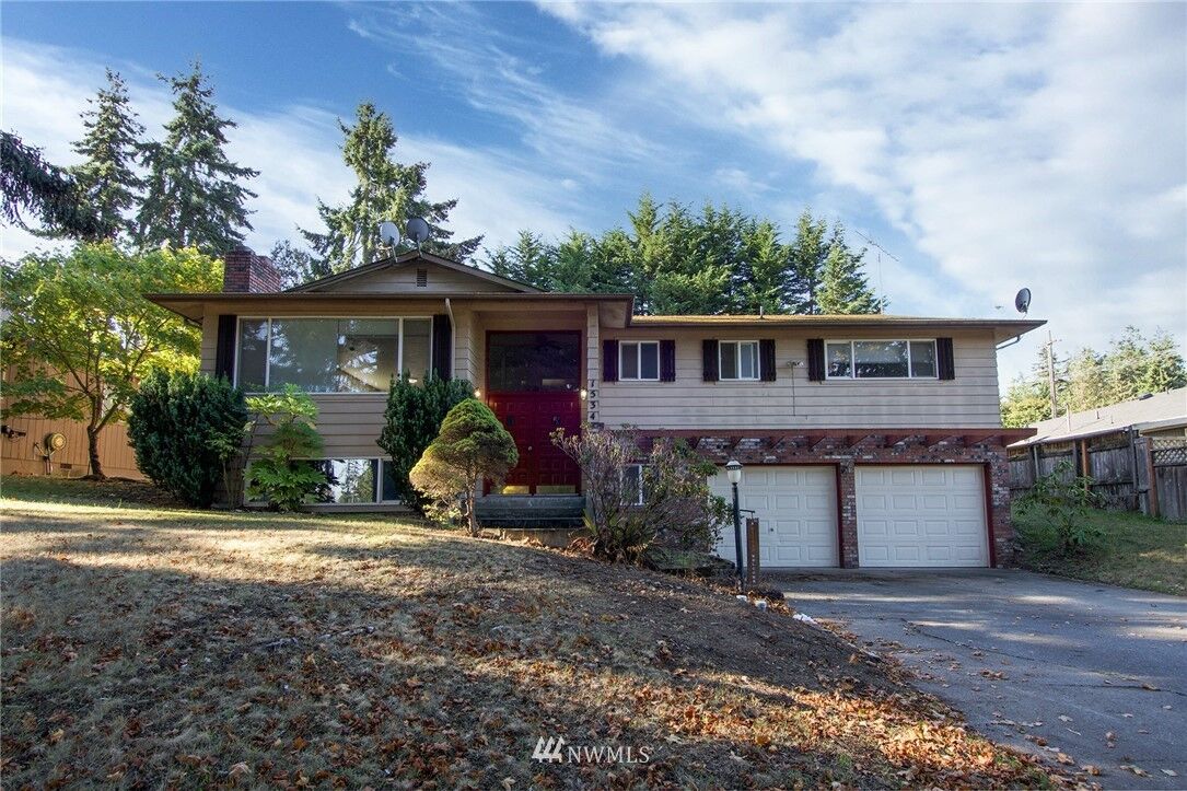 Property Photo: 1534 W 11th Street WA 98363