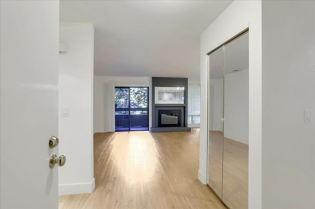 Property Photo: 820 Sea Spray Lane 101 CA 94404