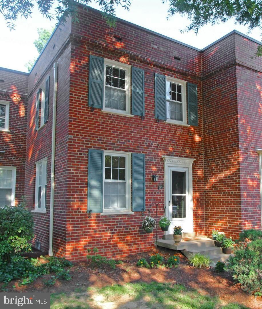 Property Photo:  2600 16th Street S 713  VA 22204 