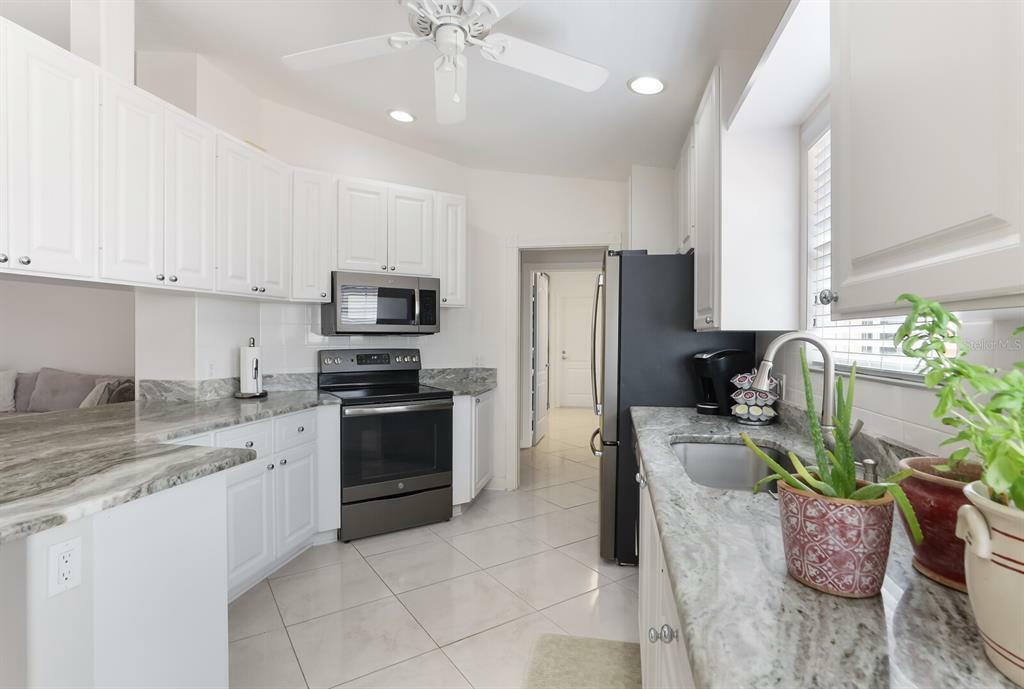 Property Photo:  7548 Pesaro Drive 2B  FL 34238 