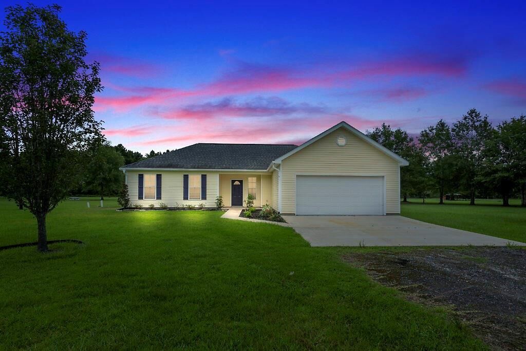 Property Photo:  297 Welcome Rd  LA 70657 