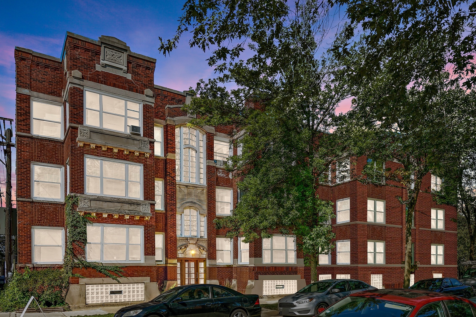 Property Photo: 4544 N Sacramento Avenue 2 IL 60625