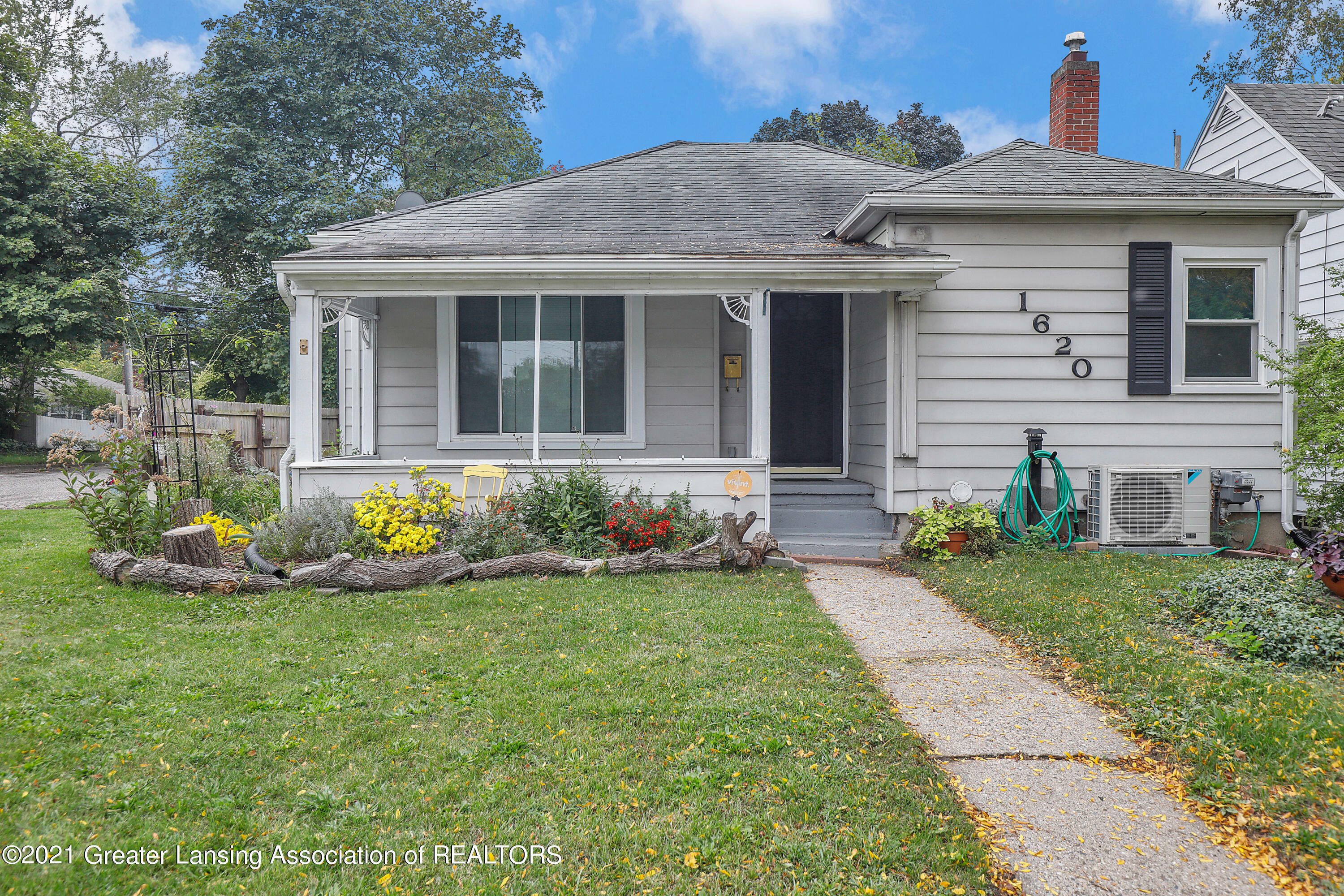 Property Photo:  1620 Park Avenue  MI 48910 