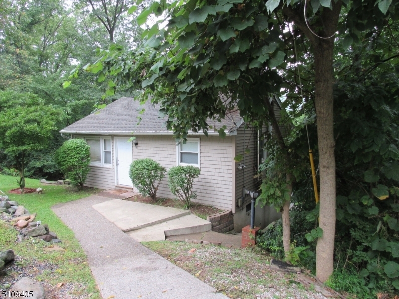 Property Photo:  61 Birch Dr  NJ 07462 