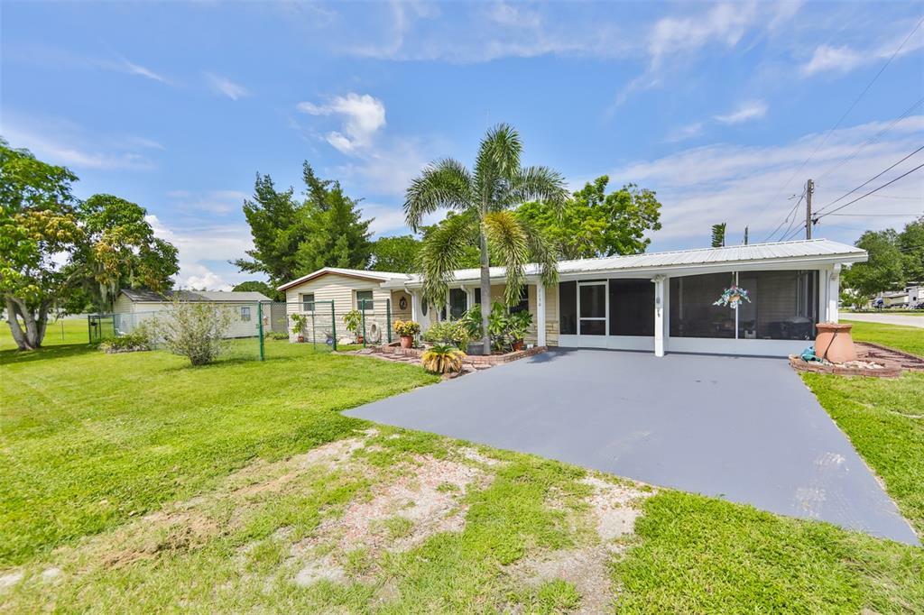 Property Photo:  1130 Sweeney Drive  FL 33570 