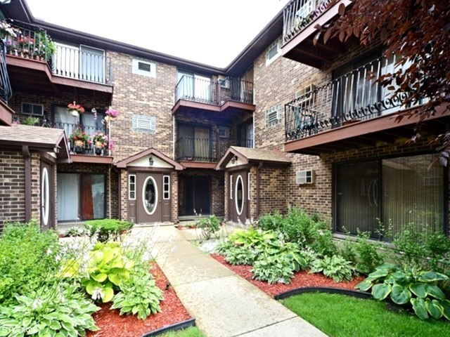 Property Photo: 3605 N Narragansett Avenue 305 IL 60634