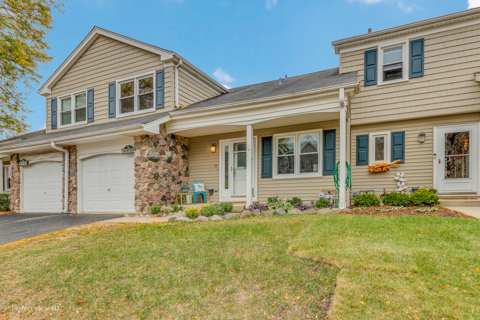 Property Photo: 25W009 Keswick Lane IL 60540