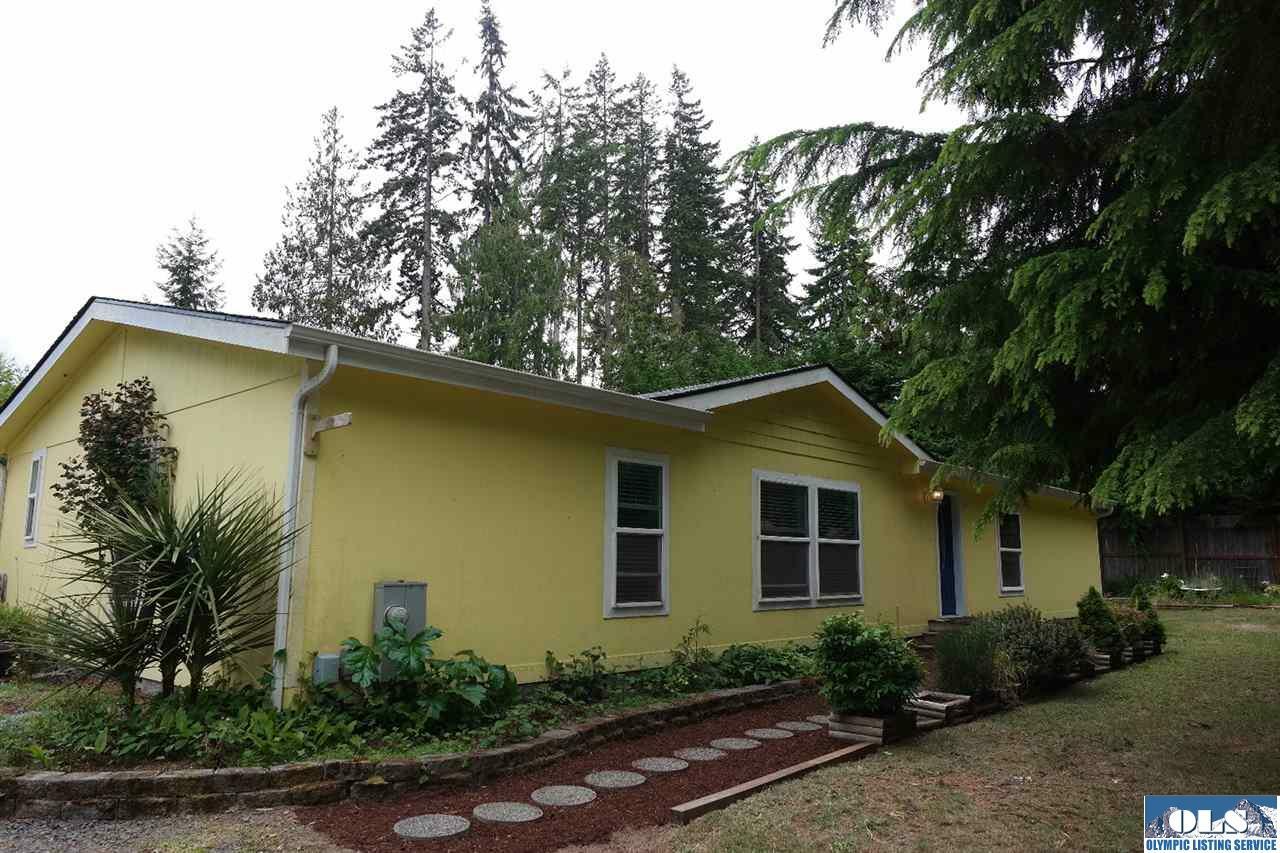 Property Photo:  814 N Barr  WA 98362 