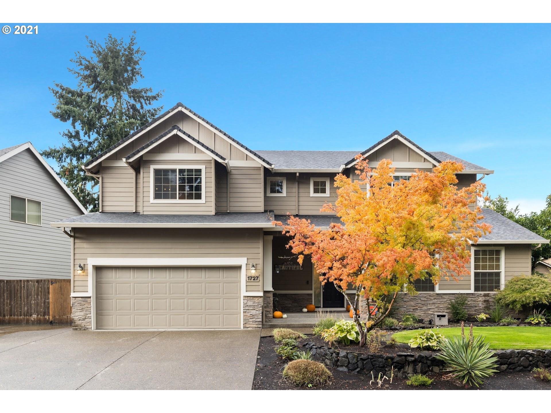 Property Photo:  1727 NE 2nd Ave  OR 97124 